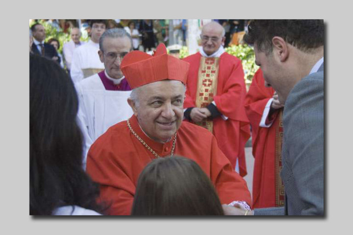 2010 Cardinal Tettamanzi in visita pastorale a Luino